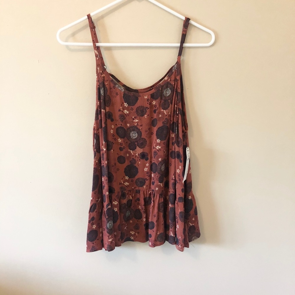 NWT flowy tank with detailed back and floral design rust color and black Size M